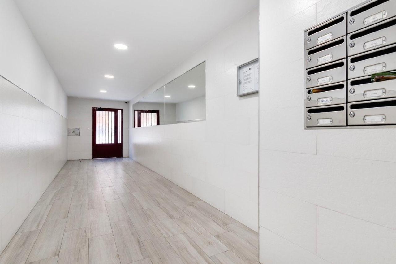 Comfortable Apartment With Wi-Fi อาลิกันเต ภายนอก รูปภาพ