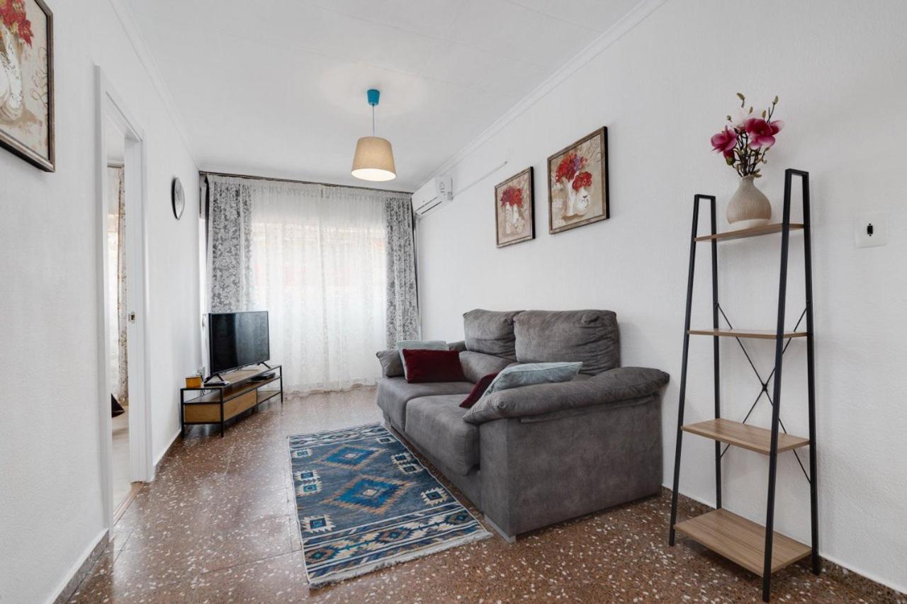 Comfortable Apartment With Wi-Fi อาลิกันเต ภายนอก รูปภาพ
